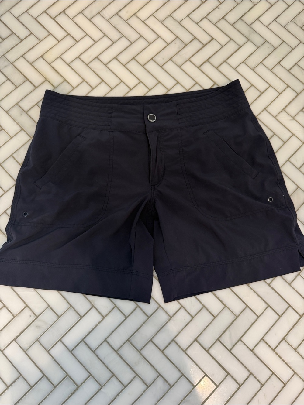 Athleta NAVY (not black) Women's Active Bermuda Shorts